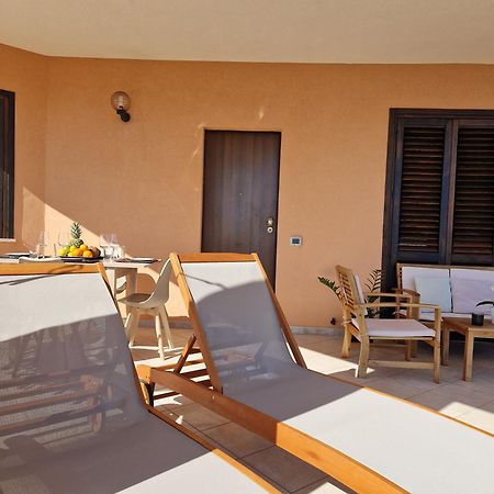 J M Villa Al Mare Con Veduta Spettacolare Шака Екстериор снимка