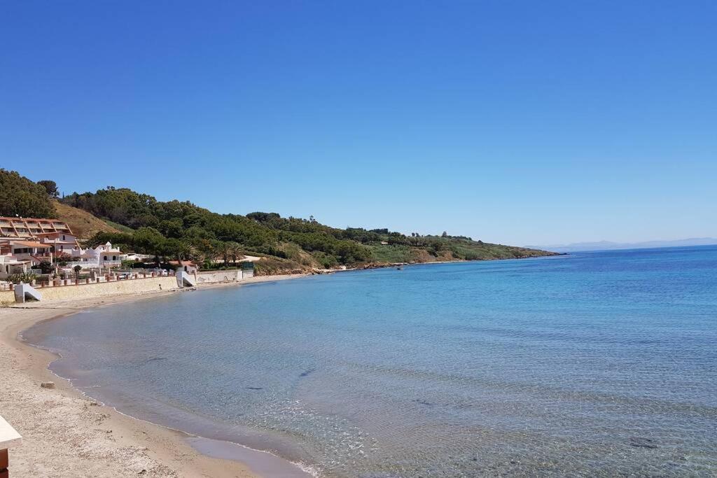 J M Villa Al Mare Con Veduta Spettacolare Шака Екстериор снимка
