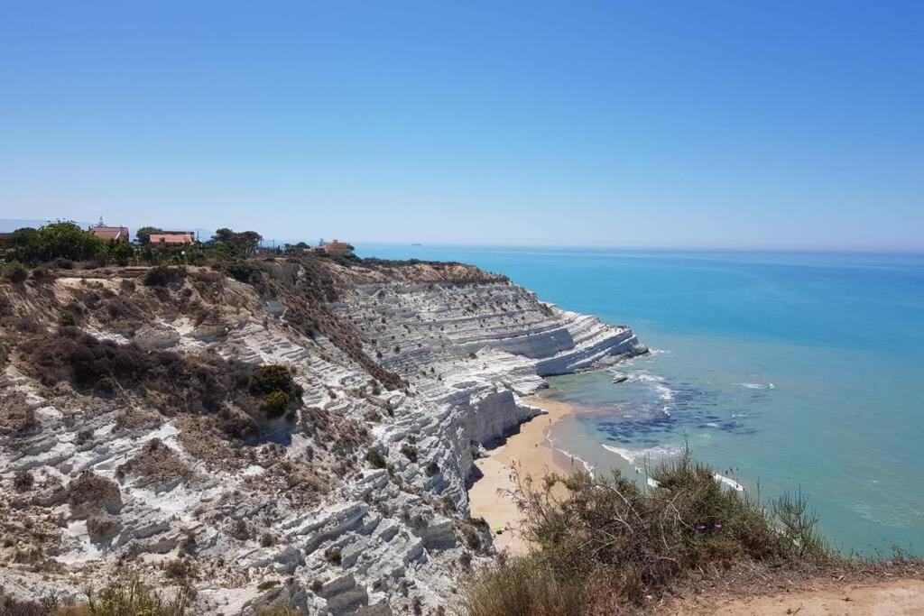 J M Villa Al Mare Con Veduta Spettacolare Шака Екстериор снимка
