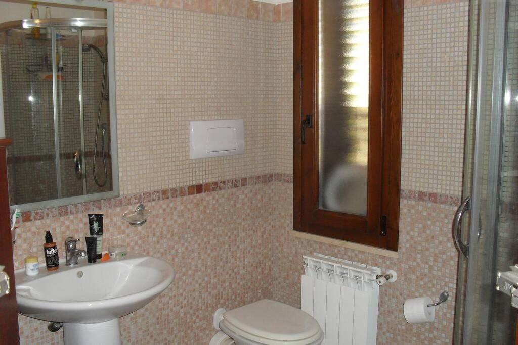 J M Villa Al Mare Con Veduta Spettacolare Шака Екстериор снимка