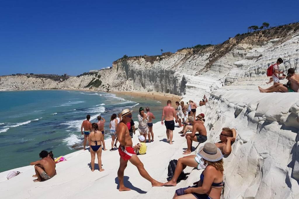 J M Villa Al Mare Con Veduta Spettacolare Шака Екстериор снимка