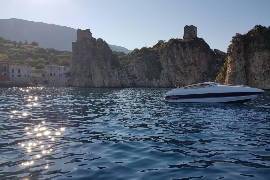 J M Villa Al Mare Con Veduta Spettacolare Шака Екстериор снимка