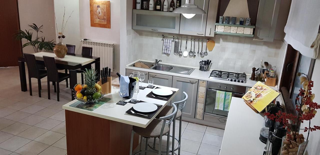 J M Villa Al Mare Con Veduta Spettacolare Шака Екстериор снимка