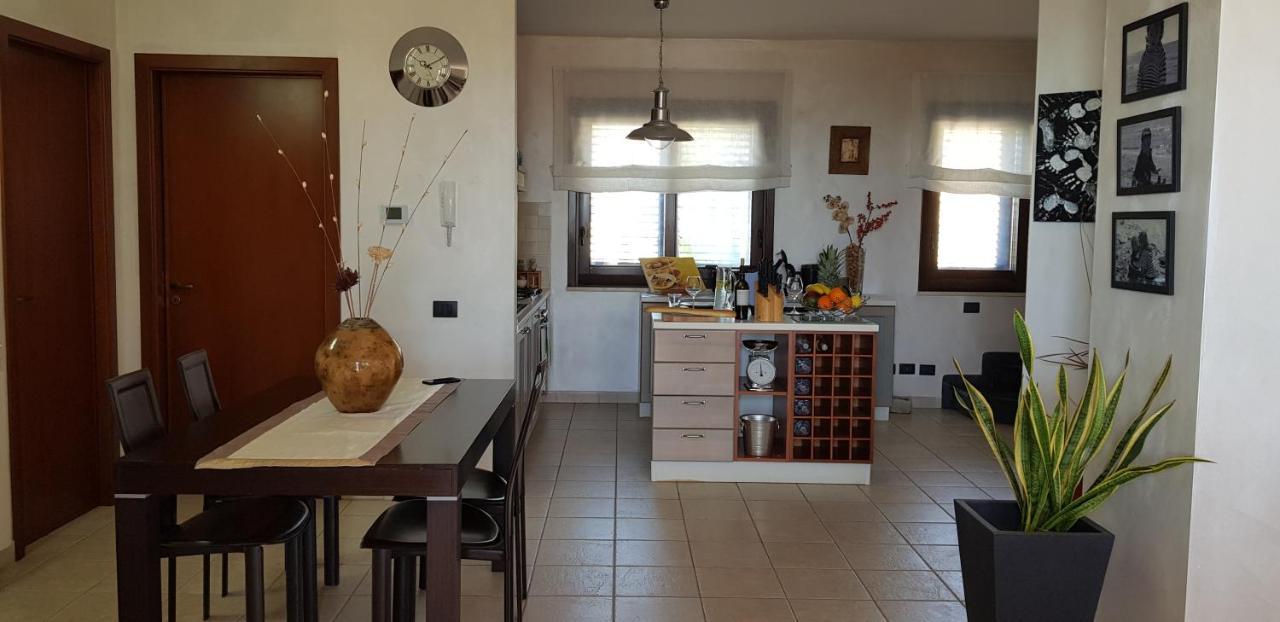 J M Villa Al Mare Con Veduta Spettacolare Шака Екстериор снимка