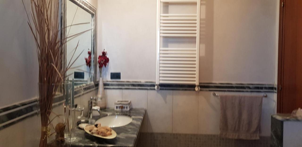 J M Villa Al Mare Con Veduta Spettacolare Шака Екстериор снимка